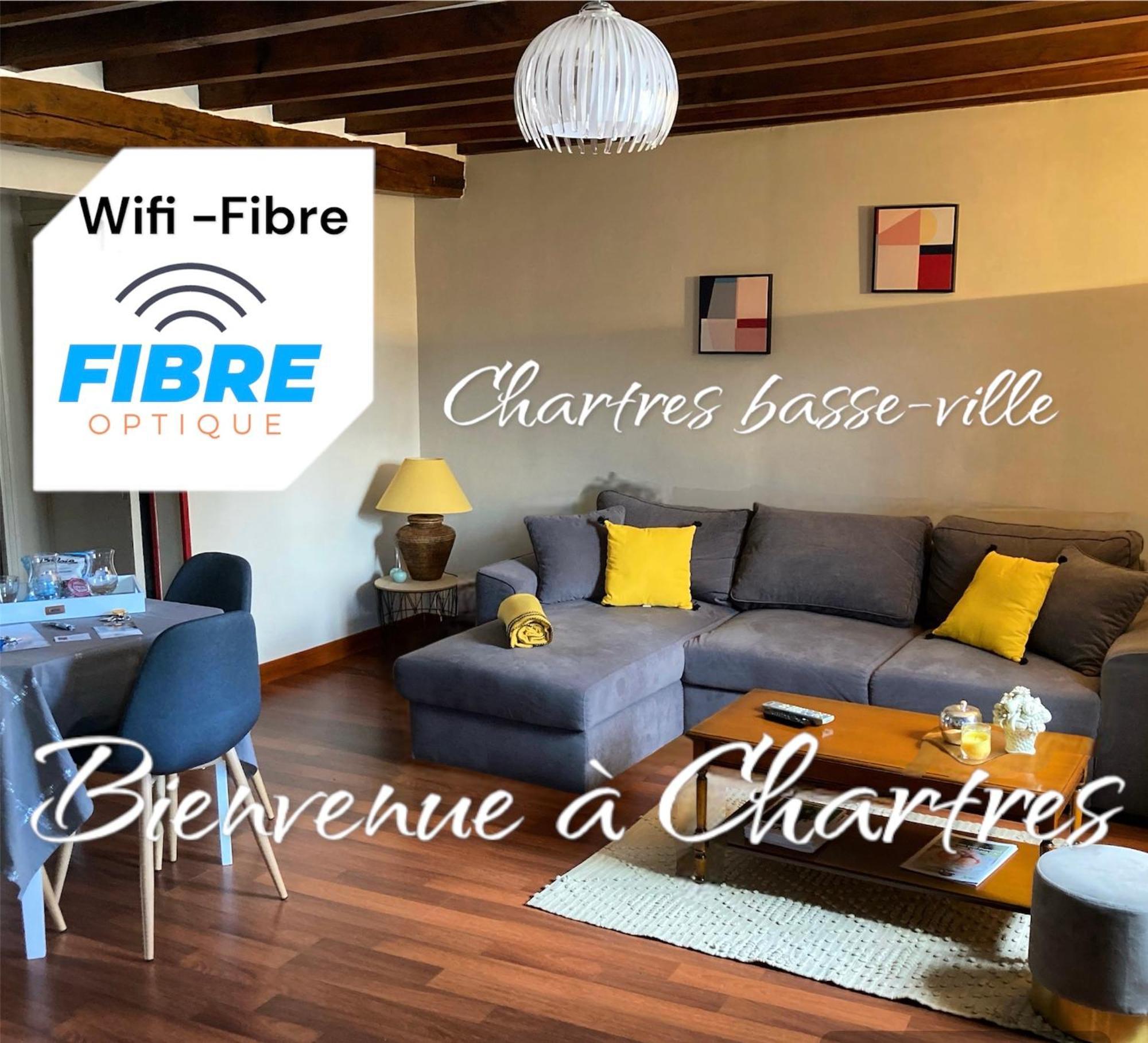 Appartement De La Breche 44 M2 Place Drouaise Au Coeur Historique ชาร์ตร ภายนอก รูปภาพ